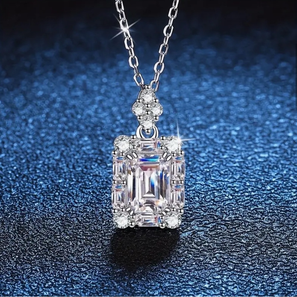 S925 Sterling Silver Square Cut 2 carat Moissanite Pendant